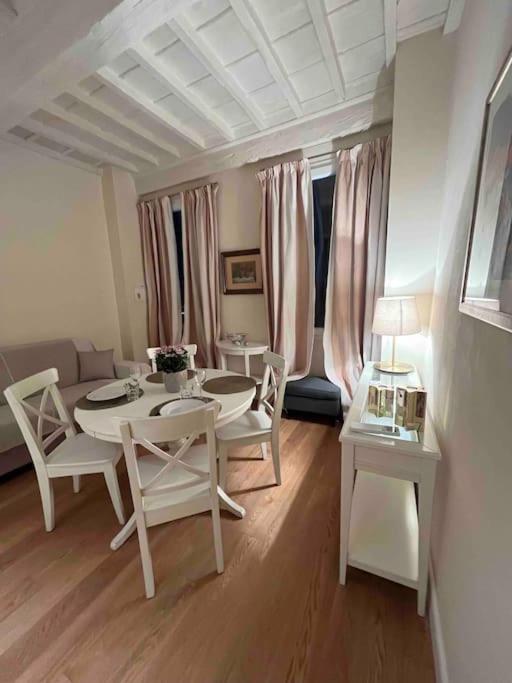 Cozy Santa Maria Novella Uffizi Duomo 2Beds-2Baths Apartamento Florença Exterior foto